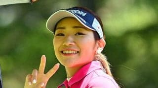 「ポーズにやられた」　“チェック柄スカート”を披露する安田彩乃に反響「かわいい」