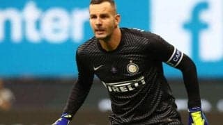 インテルの頼れる守護神ハンダノビッチがカリアリの反撃を阻むファインセーブ！【アンビリーバブル・セーブス】