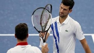  ジョコ 身体的不安見せる 