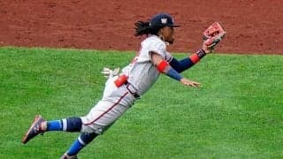 【MLB】アクーニャの“略奪”キャッチにハーパー激怒　地団太踏む姿にファン「大きな赤ちゃん」