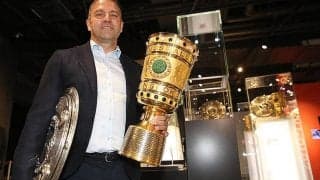 バイエルンを7年ぶりの3冠に導いたフリック監督がドイツ年間最優秀監督に輝く！