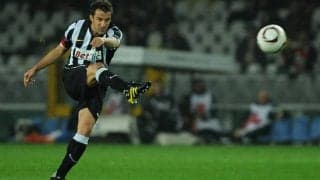 “ファンタジスタ”デル・ピエロがEL予選で見せた40ヤード無回転弾【ビューティフル・フリーキック】