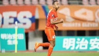 新潟が鄭大世の移籍後初ゴールなどで首位長崎に追いつく!　北九州は2点ビハインド追いつくも連勝は「9」でストップ《J2》