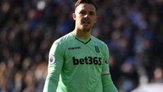 ストークGKバトランドが、マグワイアの強烈シュートをギリギリのスーパーセーブ【アンビリーバブル・セーブス】