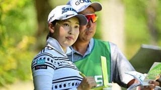 小祝さくらが「65」単独首位浮上　2打差2位比嘉真美子とV争い「重圧は考えずにやる」