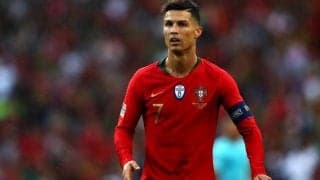 スタンド観戦のC・ロナウド、ノーマスクでスタッフの注意を受ける