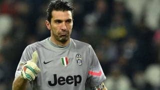 さすがブッフォン！近距離からのスーパーセーブに相手選手も呆然【アンビリーバブル・セーブス】