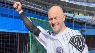 ロッテ、助っ人ハーマンの新グッズ「ハーマント」を発売「マント風に着用できます」