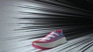 アディダス、5本指カーボン搭載ランニングシューズ「adizero adios Pro」新色発売