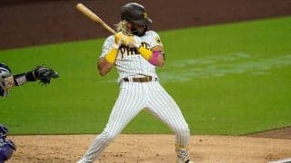 【MLB】頭部付近の危険球に間一髪…タティスJr.の軟体術に米仰天「マトリックス」