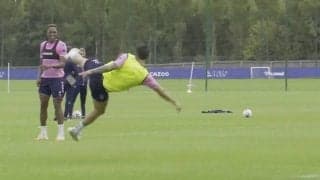 呪縛から解放？ レアルから加入のMFハメス・ロドリゲスがエバートン初日に名刺代わりの一撃