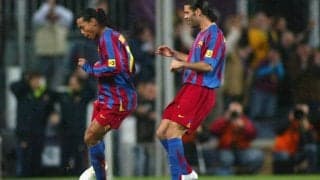 キャリア全盛期の”ファンタジスタ”　ロナウジーニョの美しい異次元FK【ビューティフル・フリーキック】