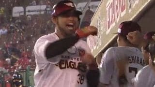 楽天岩見のプロ初安打初アーチは弾丸ライナー　「両親、祖母に伝えたい」