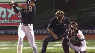 「今年は変態ホームランしかない」鷹・柳田の逆方向への特大決勝弾にファン驚嘆