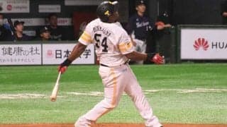 「これ入るんか」一見は“左飛”に…　鷹デスパイネが驚愕の滞空時間7秒弾