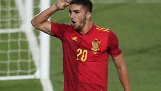 フェラン・トーレスが偉大な大先輩の背中を追う 「ダビドのように頑張る」