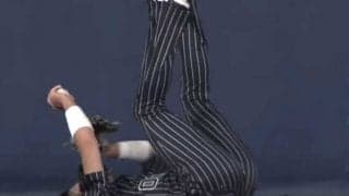 「マジの忍者」　オリ外野手、年に1度レベルのフェンス激突素手キャッチにファン衝撃