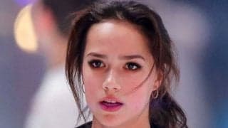 ザギトワの最新2ショットに反響　トゥルシンバエワが投稿、「また氷上に戻って」の声