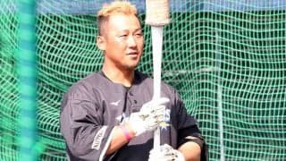 「これで入るんだから…」日ハム中田、驚愕の“左手一本弾”にファン驚き