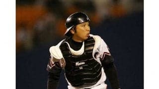 ロッテOB里崎智也氏が10・4西武戦の始球式に登場　投手は元℃-uteの鈴木愛理さん