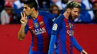 スアレスが退団会見で別れ 「バルサにはずっと感謝する」