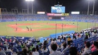 なぜ神宮球場で呑むビールはうまいのか。「売り子」あるあるとゲン担ぎの飲み方