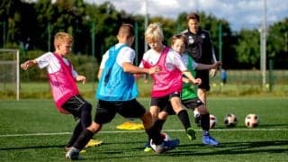 リフティングできないと試合に出さないは愚策？　元ドイツ代表指導者が明言する「出場機会の平等」の重要性