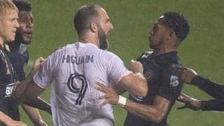 イグアイン、PK失敗で激高　煽る相手に体当たり…海外辛辣「彼には珍しい事じゃない」