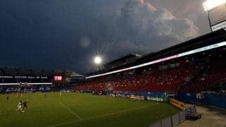 結果的に華麗なヒールシュートに！GK赤面ものの世紀の珍ゴールがアメリカ2部で誕生！