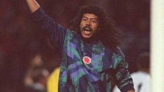 GKなのに41得点！“スコーピオン”で有名なGKイギータ氏が決めた芸術的FK【ビューティフル・フリーキック】