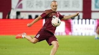 イニエスタの「蹴り方に似ている！」　3歳＆5歳ジュニアの可愛すぎる2枚に海外反響