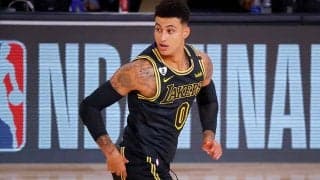 【NBA】レブロン唖然　レイカーズ若手の“奇天烈パスミス”に米笑撃「落ち着け」「何してる？」