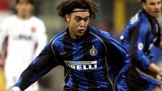 天才レフティ、レコバの虹を描くようなFKが美しい【ビューティフル・フリーキック】