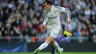 7年ぶりのプレミアリーグでも期待！カチューシャ姿のベイルが完璧な高速FKをお見舞い【ビューティフル・フリーキック】