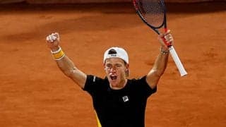  好調で8強 次戦ティームと激突 