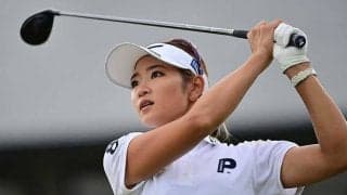 原英莉花がトロフィーにキス　ブレザー姿の“写真集”に反響「可愛いし上手いし最高」