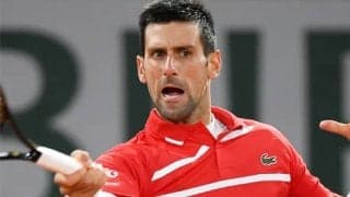  ジョコ 線審に直撃でヒヤリ 