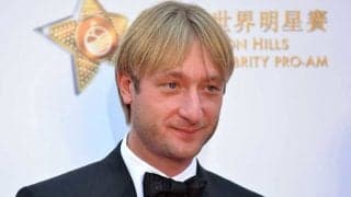 プルシェンコが1200万円超高級車と…ド派手な2ショットに海外反響「完璧な色合い」