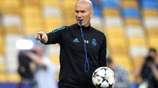 ジダン監督がトレーニングで華麗なチェストパスを披露！指導者になってもエレガントなテクニックに陰り無し！