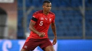 ドルトムントDFアカンジが新型コロナ感染、スイス代表で2人目