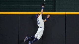 【MLB】ドジャース投手、敵に“投げキス行為”で一触即発　米賛否「この喜び方は許せない」