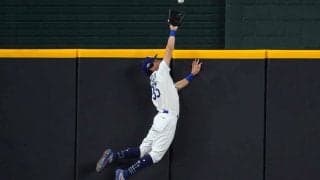 【MLB 地区S】「今までで一番美しい」本塁打“強奪”　ド軍ベリンジャーの好捕にファン驚き