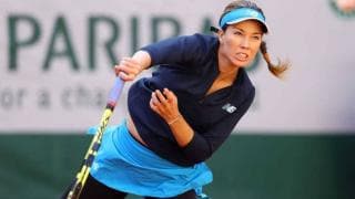 「別の場所に座って！」テニス選手がコートから恋人に叫ぶ珍事