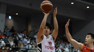 アルバルク東京が敵地で先勝、広島ドラゴンフライズに逆転勝利を収める