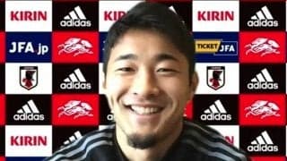 日本代表デビューのDF菅原由勢、右サイドバックででプレーするためには「越えなくてはいけない壁が数多く存在する」