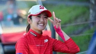 21歳稲見萌寧、涙のち笑顔　“歓喜の自撮り”に祝福続々「感動的、涙の優勝おめでとう」