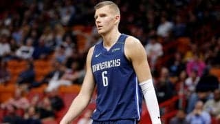 マブスのクリスタプス・ポルジンギスがプレーオフで負傷した右膝の手術を断行