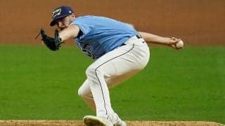 【MLB 優勝決定S】「一体どうやって…」変則フォームで衝撃の変化…　レイズ右腕の投球にファン驚愕
