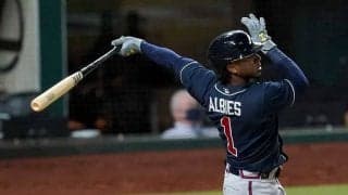 【MLB 優勝決定S】前代未聞？　ダメ押し弾を味方投手がキャッチ…歓喜の珍事にファン「なんてこった」