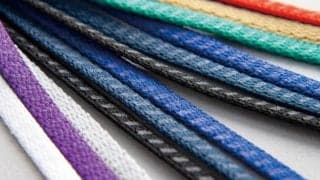 ほどけにくいスポーツ専用靴紐「ゼログライドシューレース」発売…ミズノ